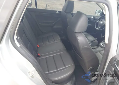 2013 Volkswagen Jetta Sportwagen 2.0L Tdi z USA, uszkodzony, nr VIN 3VWPL7AJ5DM672867